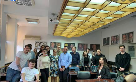 Oportunități de internship și angajare